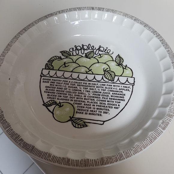 Other - Apple Pie Ceramic Baking Dish